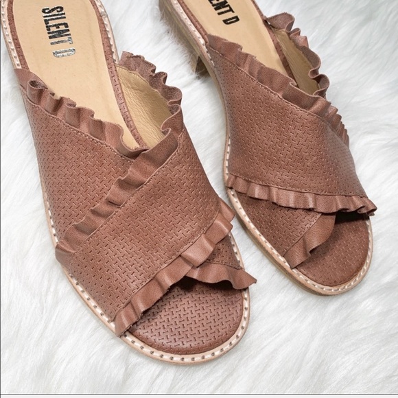 SOLD-Anthropologie Leather Ruffled Slip On Mules - Picture 4 of 8